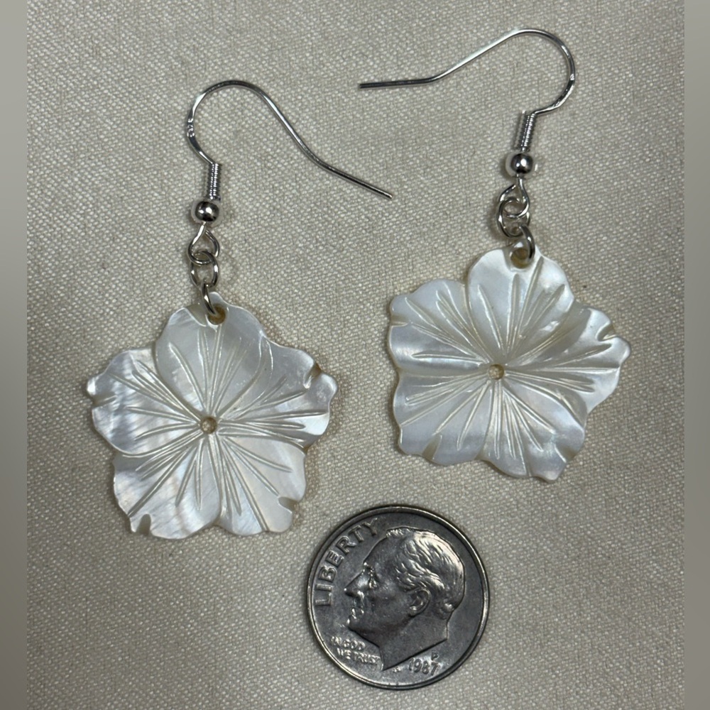 Sterling Silver Floral Shell Dangle Earrings - image 3